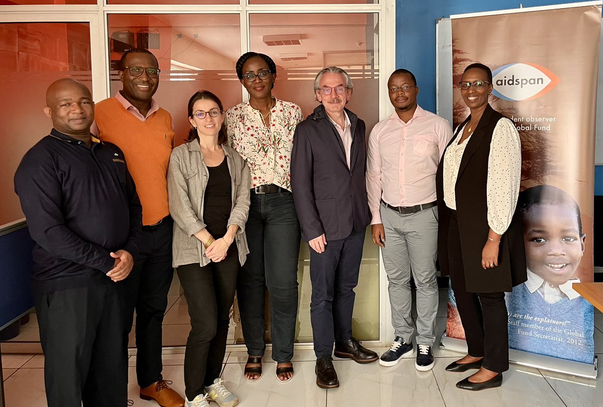 EricFleutelot's tweet photo. Auj. intense réunion avec l’équipe de @aidspan qui bénéficie d’un soutien de @expertisefrance via @Initiative5PC pour une meilleure circulation de l’information indépendante sur @GlobalFund - 2022 est une année cruciale, soyons au rendez-vous ! #santé #VIH #tuberculose #paludisme https://t.co/FqwEb4m7S2
