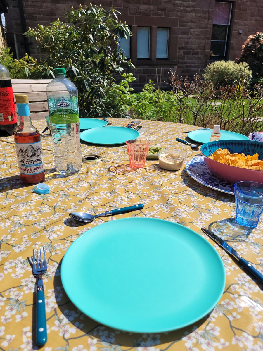 How annual leave should be spent #sunnyscotland #friends #outsidelunch