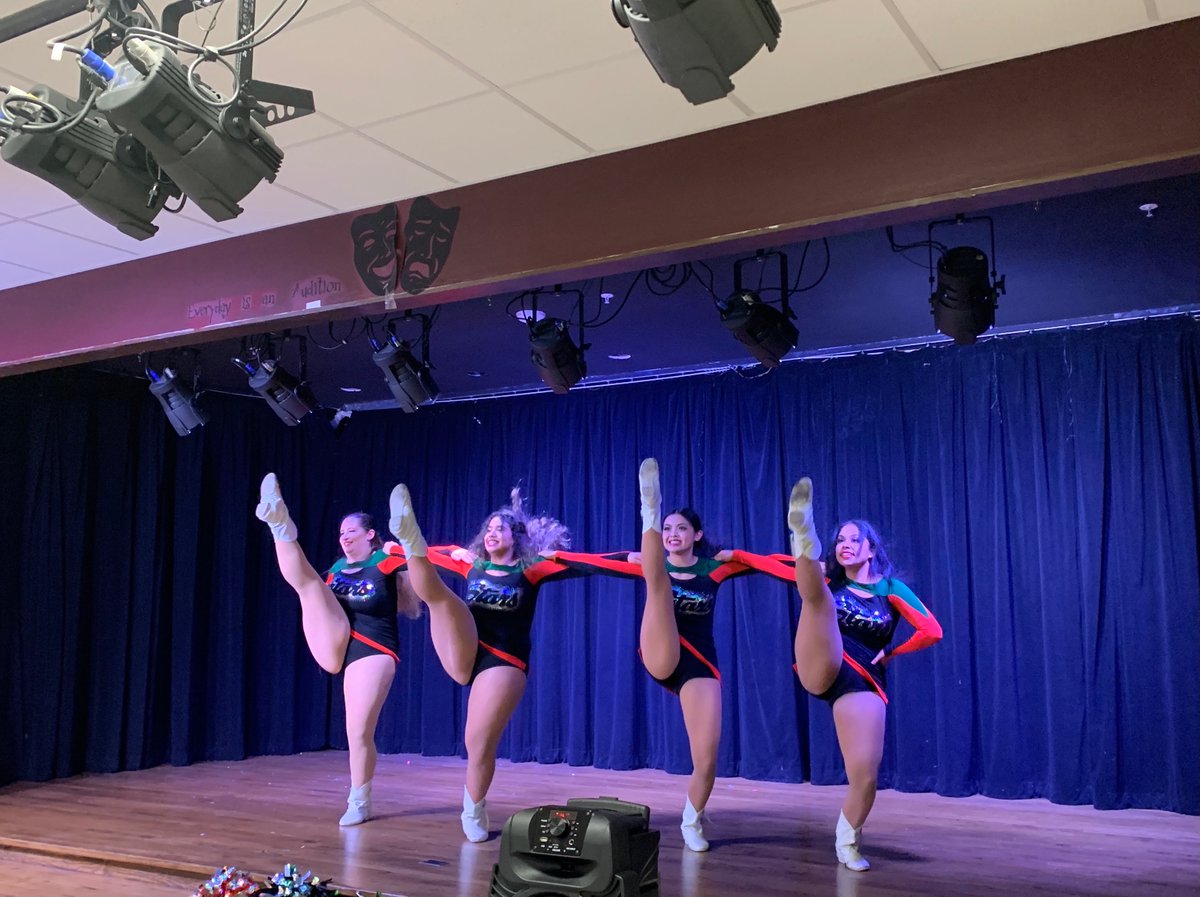 NFStarlettes's tweet photo. Thank you @Sellers_Sharks for having us!  We love every opportunity to perform and are excited for our future Starlettes and Rangers!! @GISDArts @NFHS_Rangers @NfhsDrill https://t.co/HSdrI9HqOs