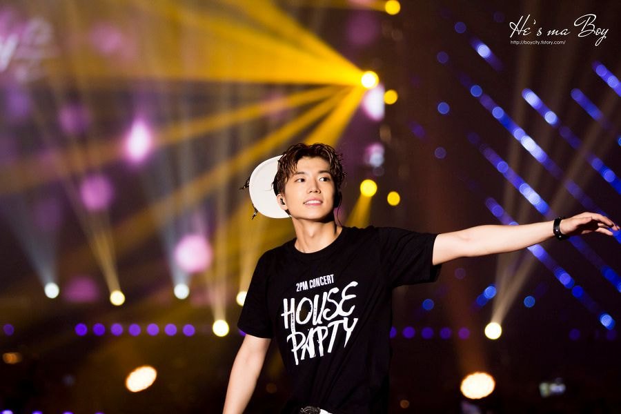 Happiest birthday the one who is born to be a star, Jang Wooyoung!  