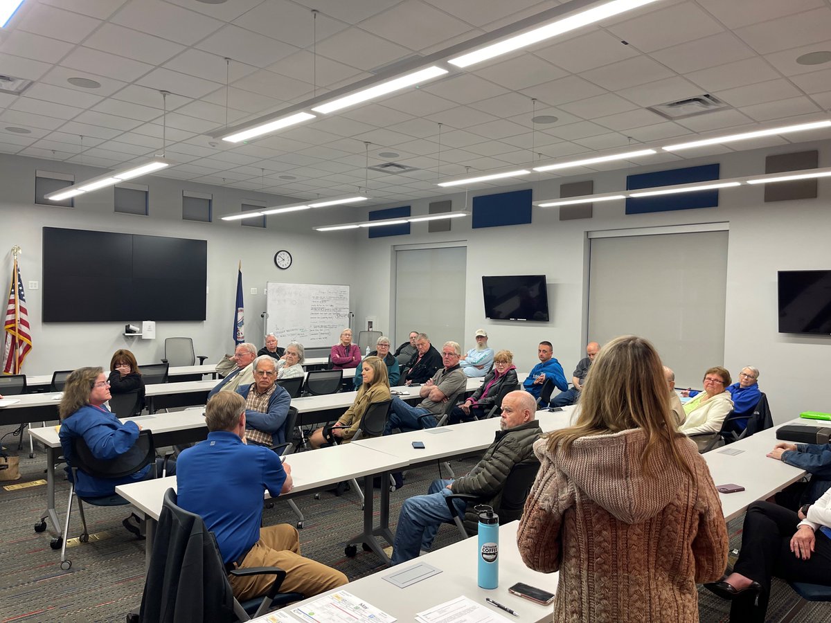 Great turn out for your Citizen Advisory Committee meeting last night. Detective Logan spoke on the role  Precinct Detectives serve keeping <a href="/VBPD/">Virginia Beach Police Department</a> #FourthPrecinct community safe. Few questions and concerns and If you want your voice heard come to our next CAC meeting 5/26/22 - 7pm