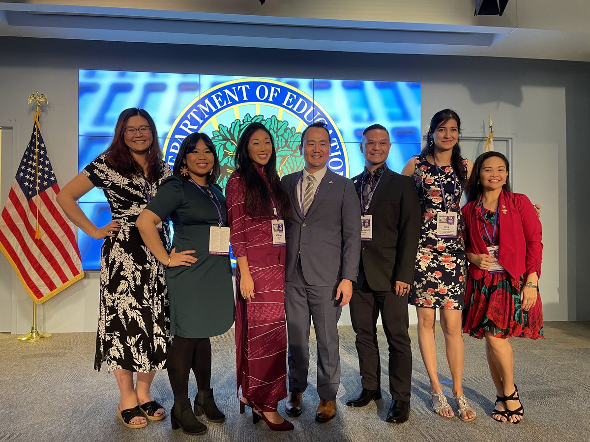 sayuri_neko's tweet photo. representation absolutely matters.

just 2% of the US teaching cadre is comprised of AAPI individuals.

but in 2022, CT, OR, HI, WI, GU, NMI, VI (&amp; AS) recognized #AAPIteachers in #ntoy22.

we are here. you see us. be ready to hear us. https://t.co/3kHdgyG1yr