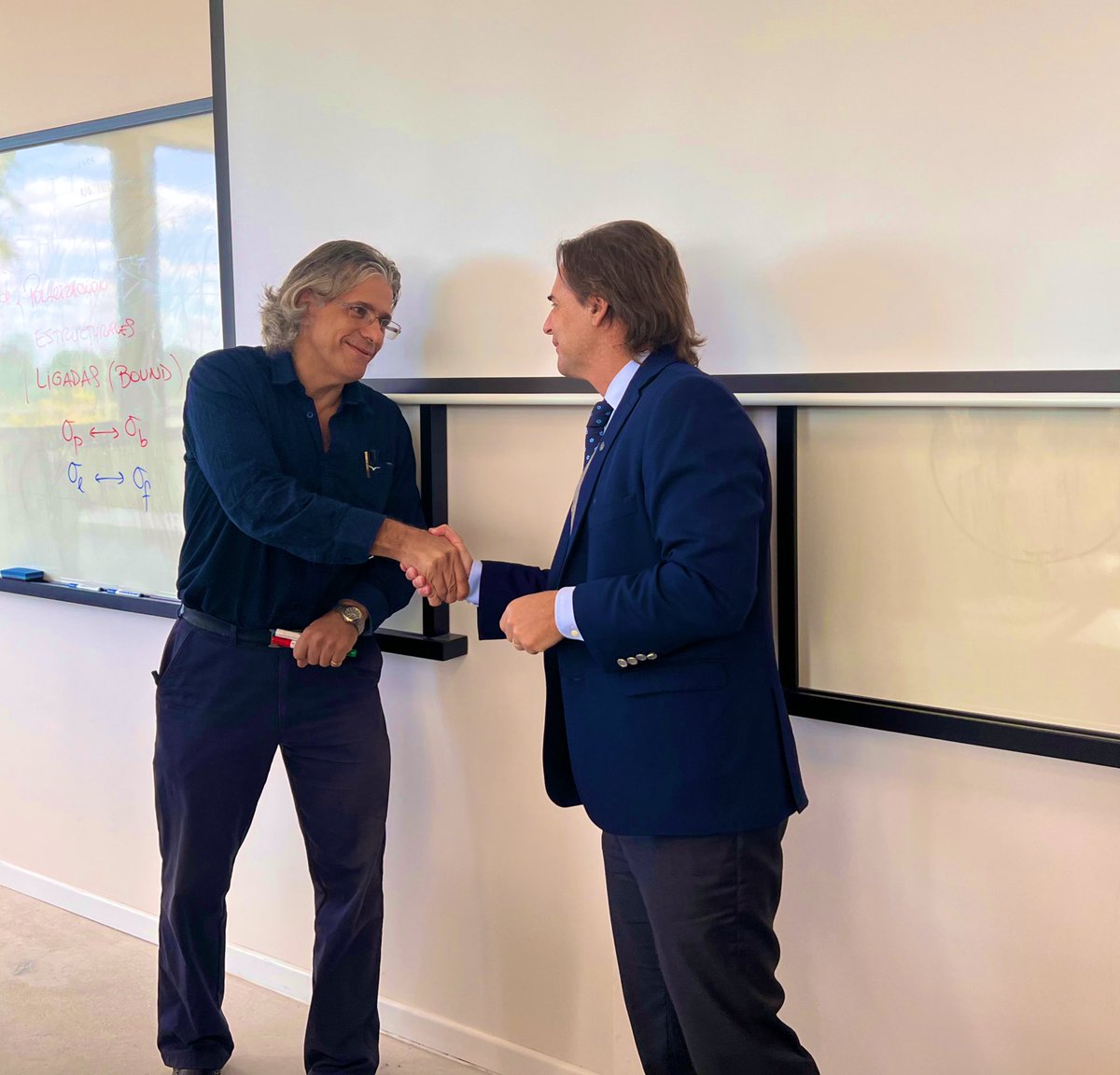 LuisLacallePou's tweet photo. En la inauguración del edificio de la Facultad de Ingeniería de la  @UnivMontevideo, en el Laboratorio Tecnológico del Uruguay (LATU). https://t.co/LVLKMoERXj