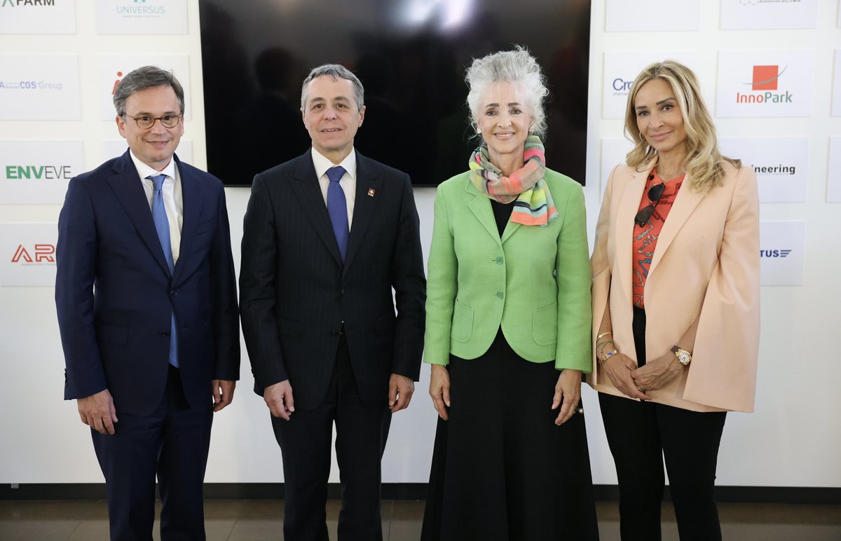 Arrivato a #Lugano! lo slancio innovativo della Svizzera si sente anche in Ticino 💪 Il Tecnopolo è l’esempio dell’ottima collaborazione sull’asse nord-sud 🇨🇭 tra la <a href="/FondazioneAGIRE/">Fondazione AGIRE</a> e l'<a href="/innopark_zh/">Switzerland Innovation Park Zurich</a> #GiornataDellInnovazione