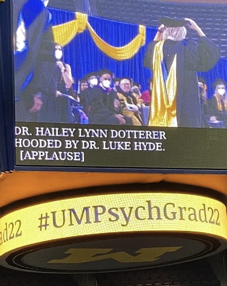 HaileyDotterer's tweet photo. Spoiler: My PhD is not in how to correctly wear this hat #phd https://t.co/KphXABnBmR