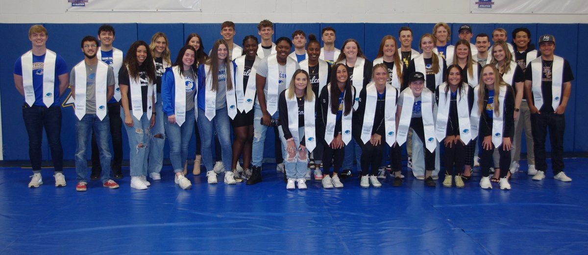 Congratulations to our Senior student-athletes who received their graduation stoles last night! #FlyAbove