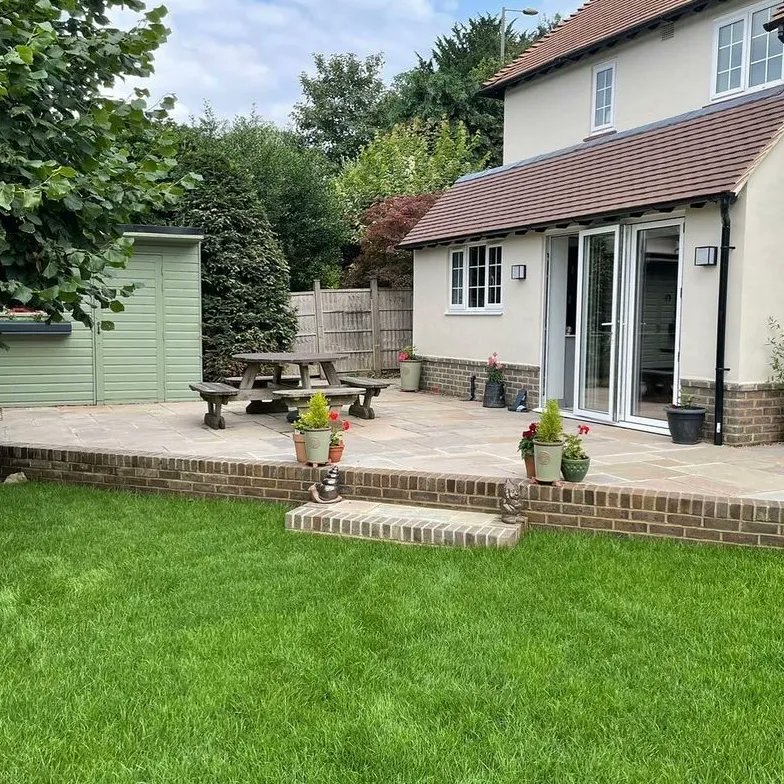 bliss_ltd's tweet photo. #FlashbackFriday What a transformation of this house in #Oxted with a relatively small #rearextension and interior remodel. 
Well done to CKH for a job well done. 
Swipe left 👈 for #beforephotos. 
@CKHBuildLimited 
#limpsfield #surrey #building #architecturaldesign https://t.co/6j5mdc3Th9