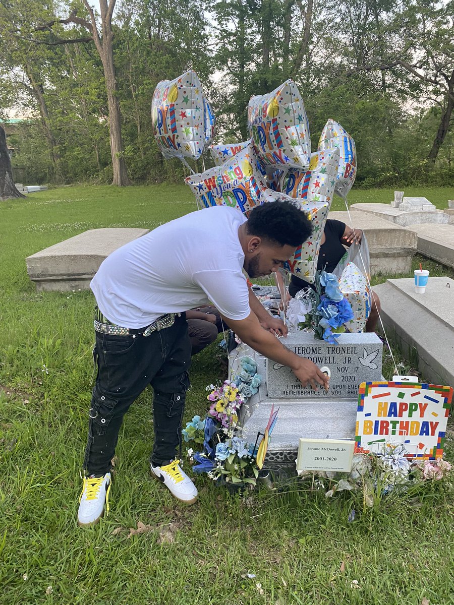 ELMorroRec's tweet image. Not a day go by ion think about my lil brudda #Longliveromebeezy🕊
