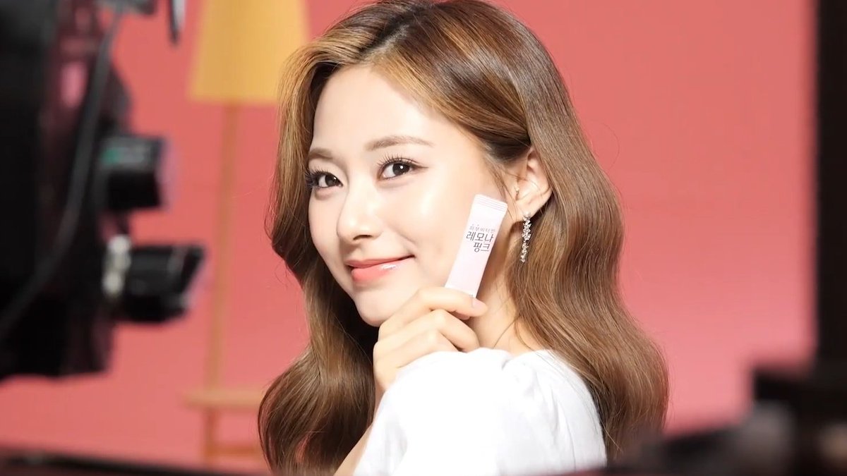 just tzuyu being the prettiest girl ever