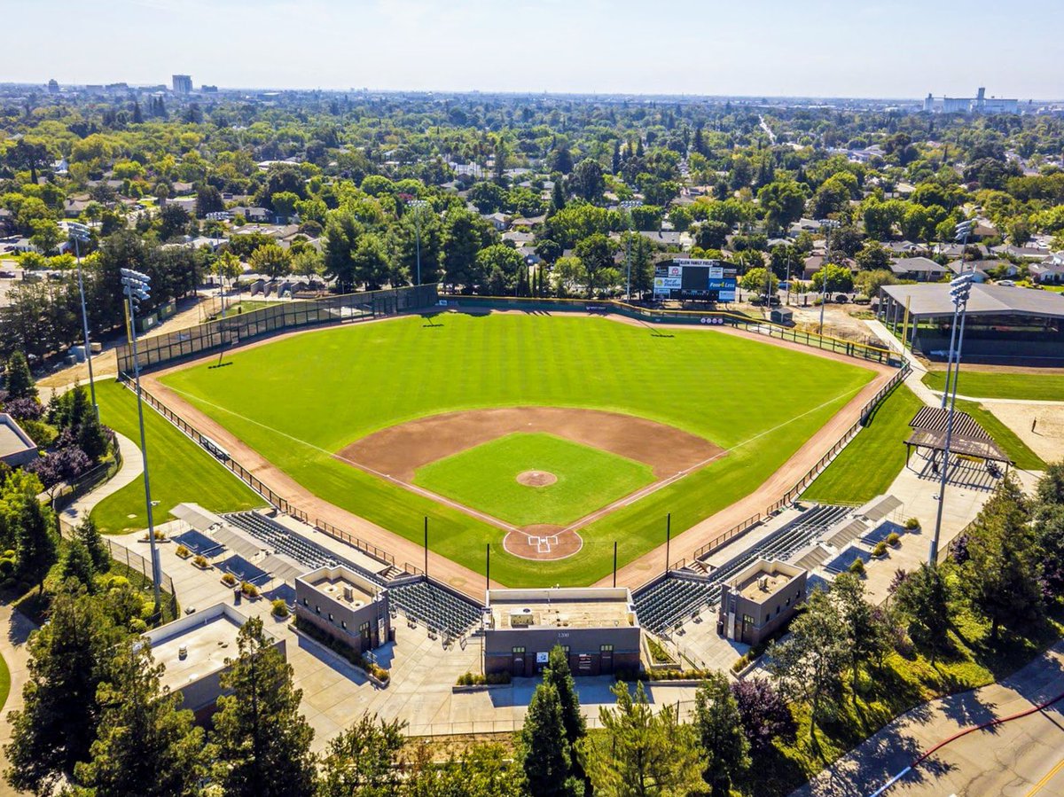 nico_defazio's tweet photo. I’m extremely excited and blessed to announce that I will be furthering my athletic and academic career at University of the Pacific! I want to thank God, my family, friends, teammates and coaches for supporting me along the way. Go Tigers!! #uproar ⚫️🟠🐅 https://t.co/Vc7ETEB7Rb