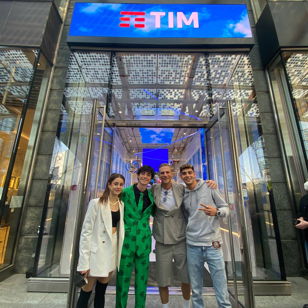 tim official on twitter alice leonardo christian e gio montana tim official on twitter alice leonardo christian e gio montana