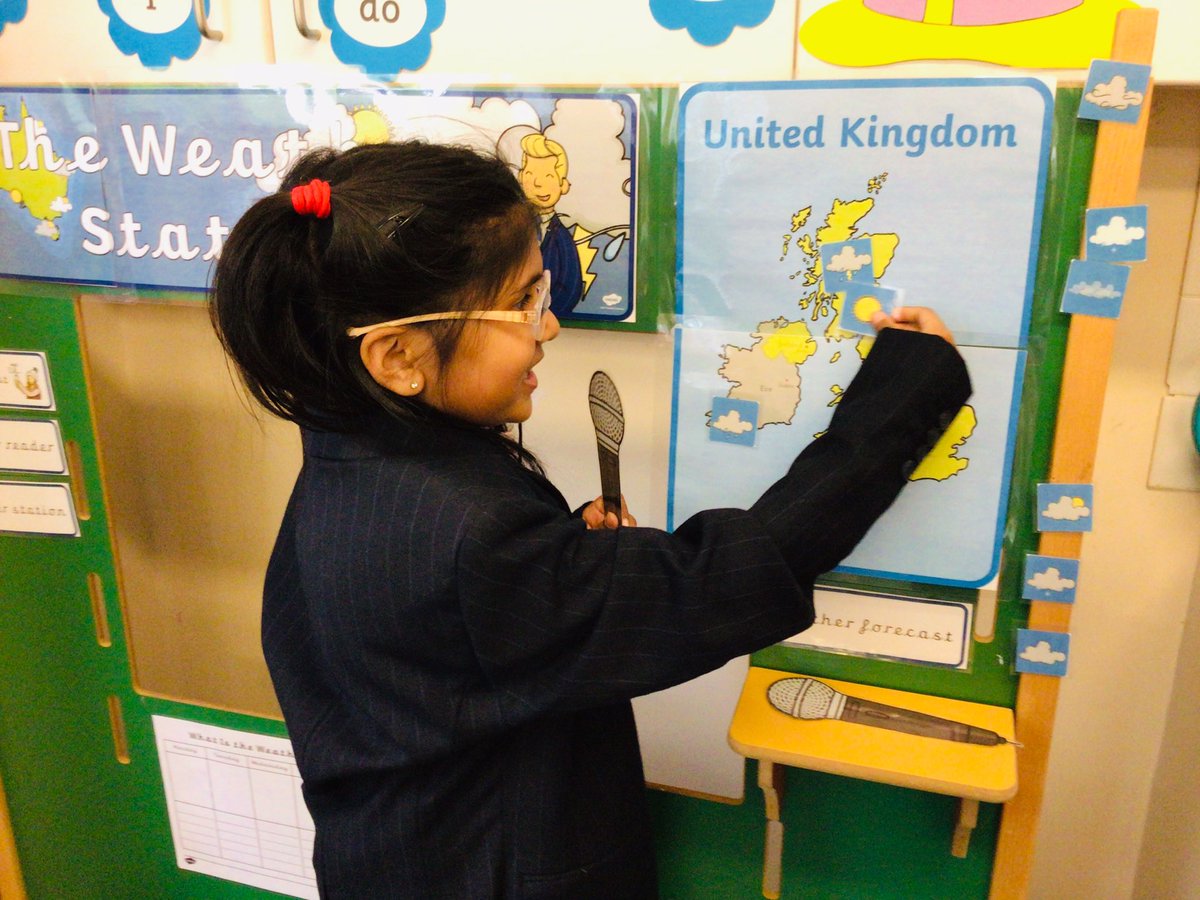 PipersPrePrep's tweet image. The Reception weather reporting studio is up and running, and our television reporters are making daily accurate forecasts! #PipersReception #PipersPrePrep