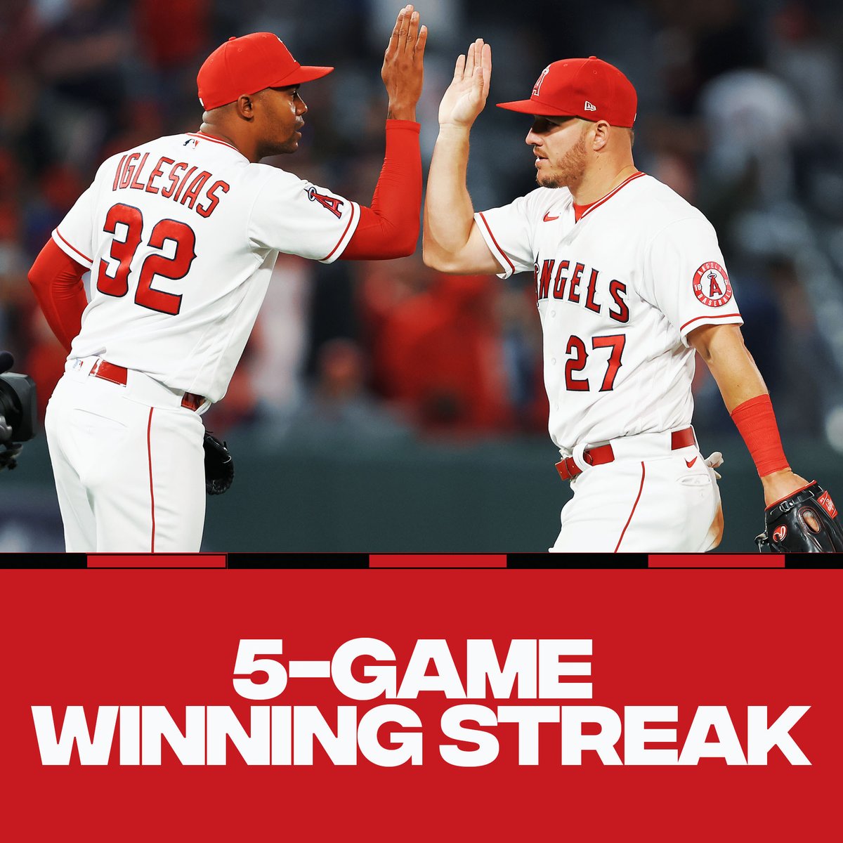 MLB's tweet image. RT if your team is streaking