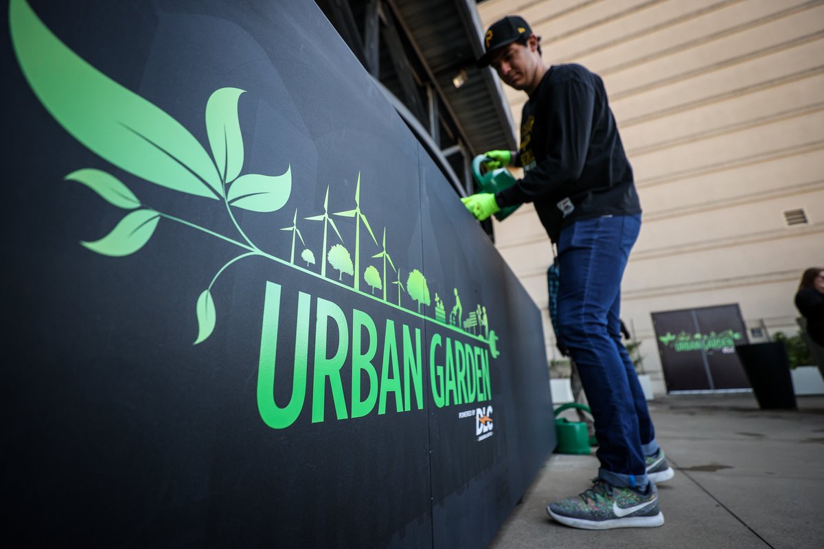 PiratesPartners's tweet photo. This morning we reopened the Urban Garden, powered by @DuquesneLight, with a planting event led by @growpittsburgh!

The garden includes a variety of vegetables and herbs handpicked by Executive Chef Tony Palatucci that will be used in recipes for Pirates players and staff. https://t.co/FbLkwPhk2x