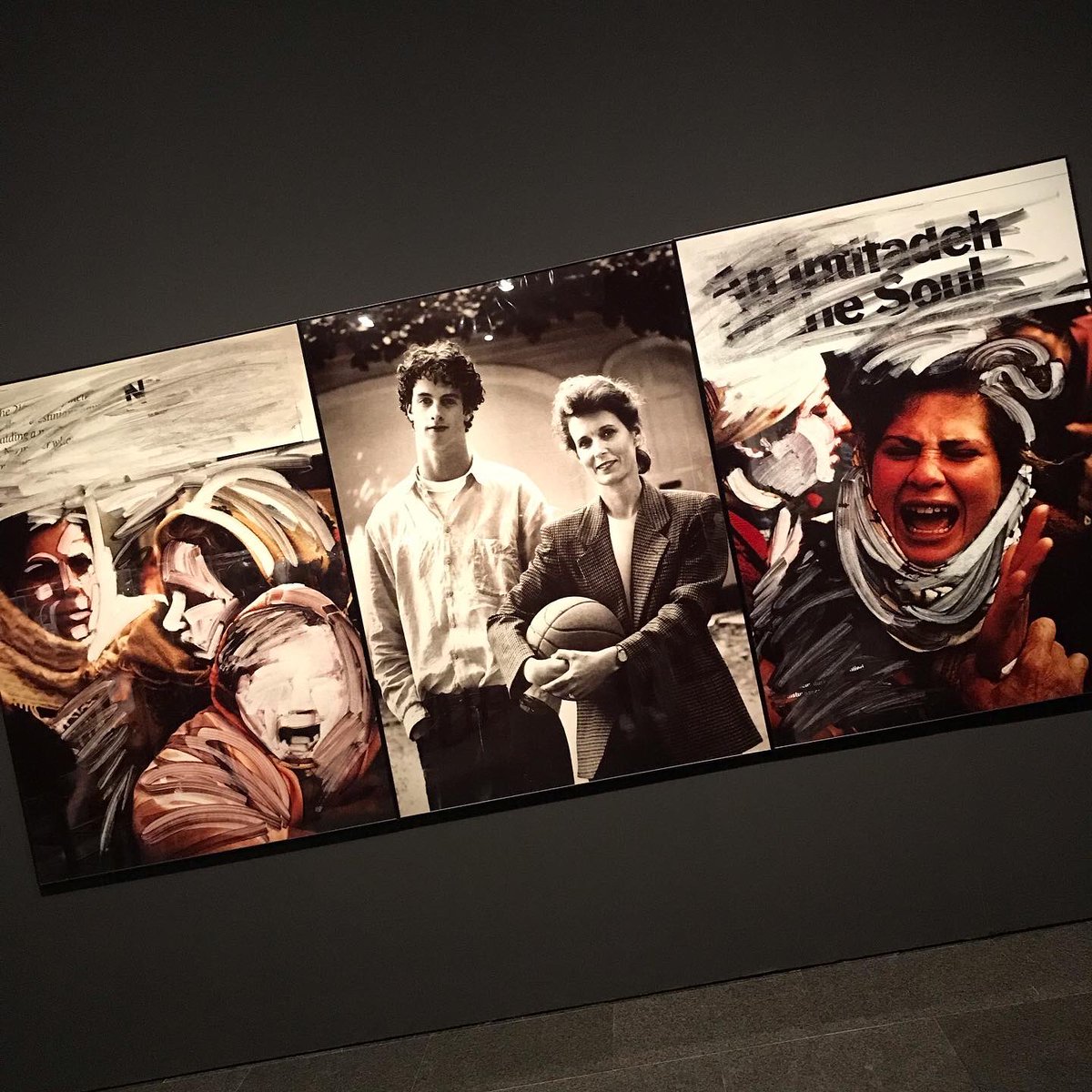 DimasFabregas's tweet photo. No us perdeu #EnTempsReal al @MACBA_Barcelona #artconceptual De franc amb el #carnetdocent!😉💪🏻 https://t.co/ilEXDxmnq4