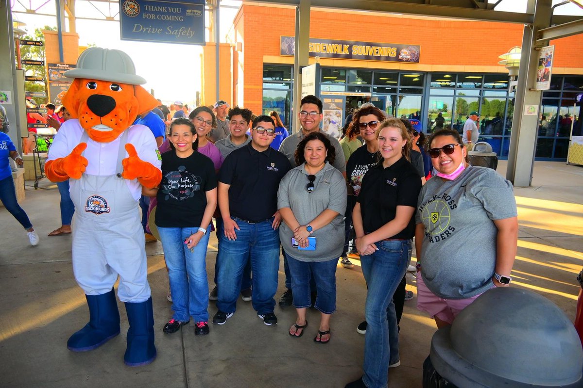 🎼We are proud to be Crusaders! Our Choir sang the national anthem at the RockHounds baseball game last night and did an incredible job! ⚾️🇺🇸

#hcchschoir #CrusaderChoir #MidlandRockhounds #nationanthem #godblessamerica