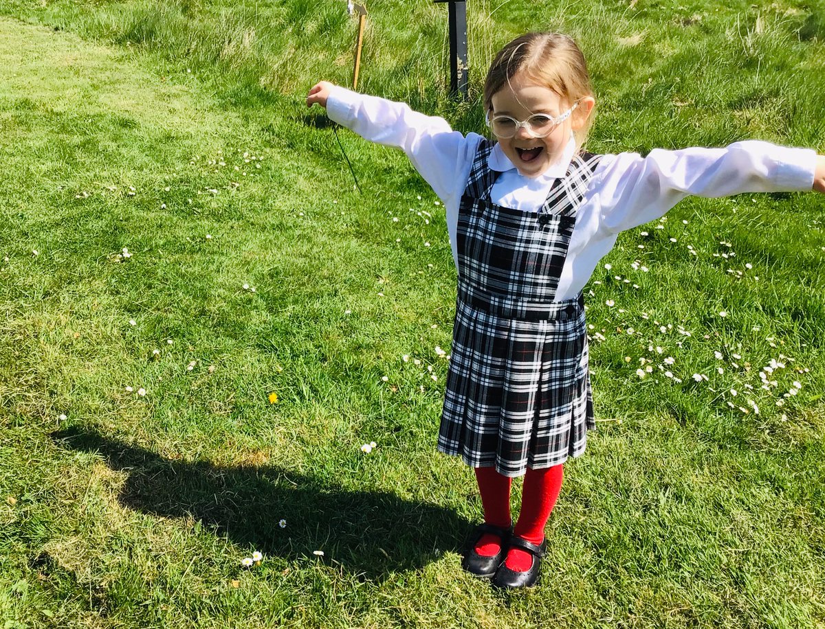 PipersPrePrep's tweet image. #PipersReception investigating how to make shadows on a sunny day! #PipersPrePrep