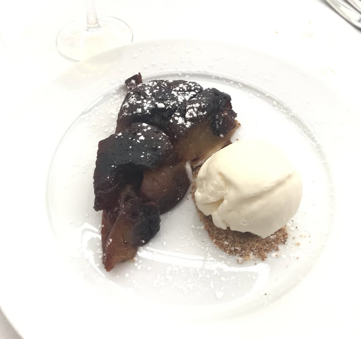 Friends of Twitter. 
I’m not going to name and shame as that’s not my thing but I was wondering, have I become a food snob or is serving this acceptable?
( just for clarification, I scraped the top bit off and ate the rest)