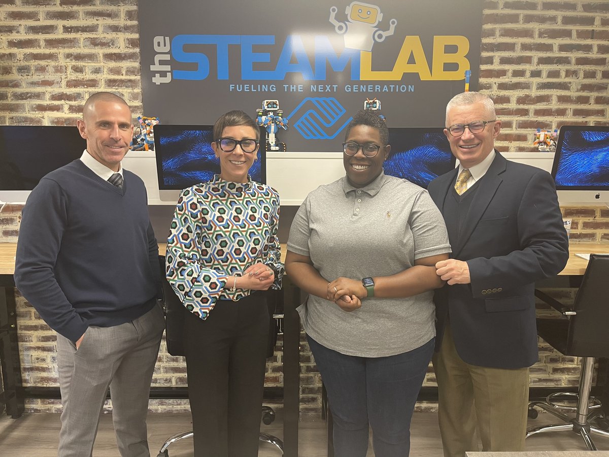 .<a href="/NJ_Reentry/">New Jersey Reentry Corporation</a>'s Rob Carter, <a href="/StephanieLK0/">Stephanie Koch</a>, CEO, <a href="/boysgirlsclubac/">Boys & Girls Club of Atlantic City</a>, @therealMiaWeems, STEAM Director, demonstrating Apple computer training. Thanks to Senator Gormley for bringing coding and robotics to NJRC court involved persons.