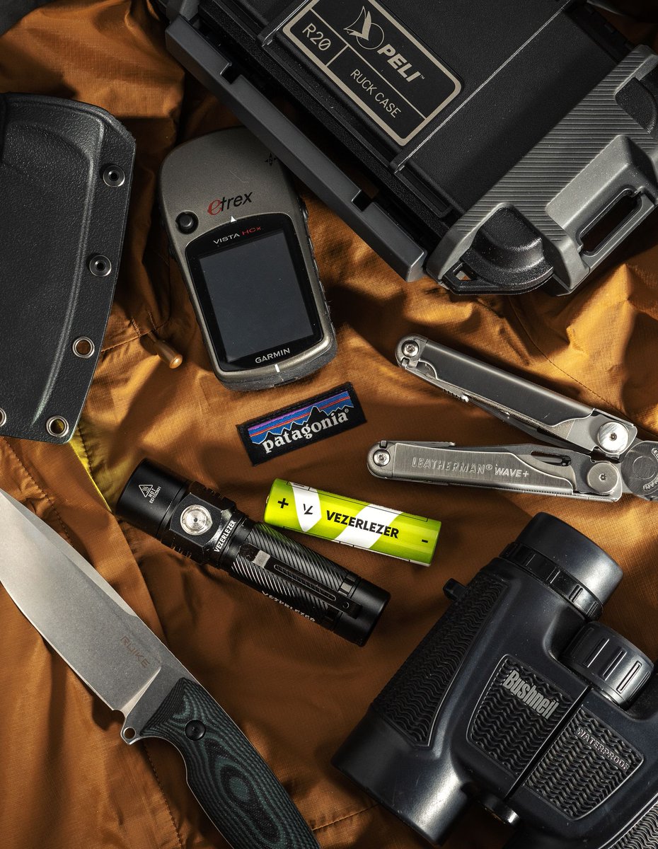 VezerLezer's tweet photo. Go outdoor for a fresh breath, escape from the city life for a while.
#vezerlezer #flashlight #Pelicans #safecase #leatherman #bushnell #Ruike #Patagonia https://t.co/TvzFcKbRcC