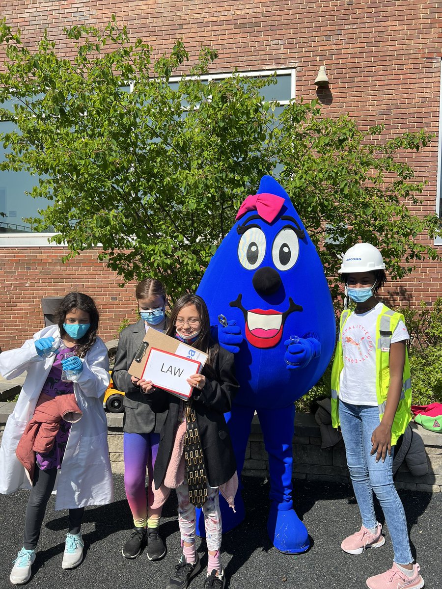 dcwater's tweet image. We are Co-Hosting WaterPalooza with CWEA! The 3rd &amp;amp;4th graders of @VanNessDCPS are having fun in the sun and learning all about water!