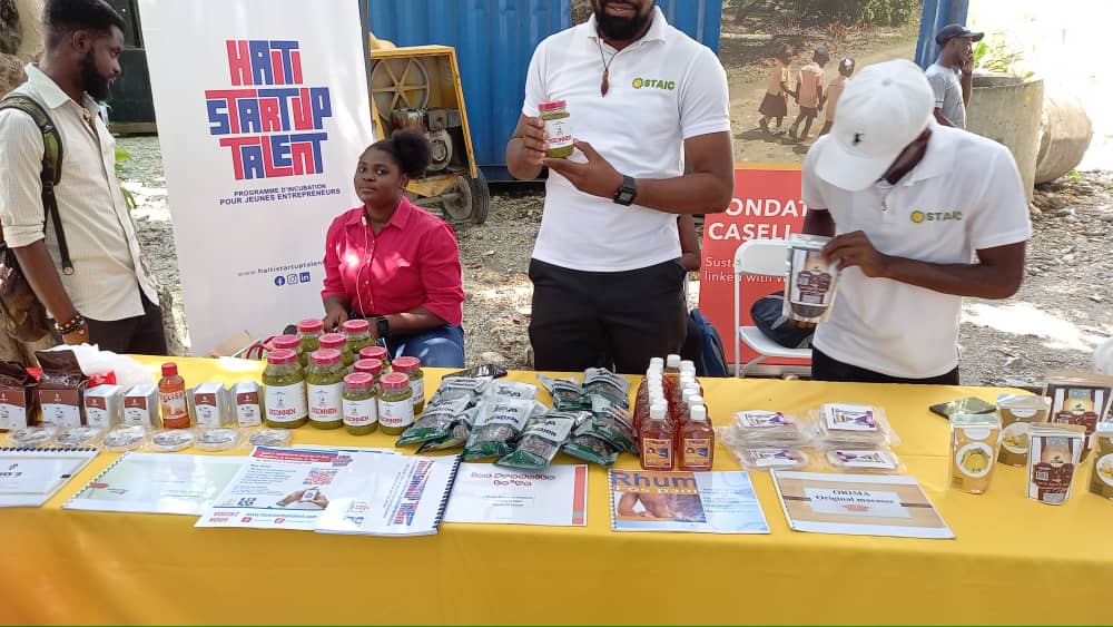 HTStartUpTalent's tweet photo. We are excited to be part of Agriculture Fair at Univ Quisqueya in PAP. Several startups in our program are selling their products!!!! https://t.co/LVq0GXv1ml