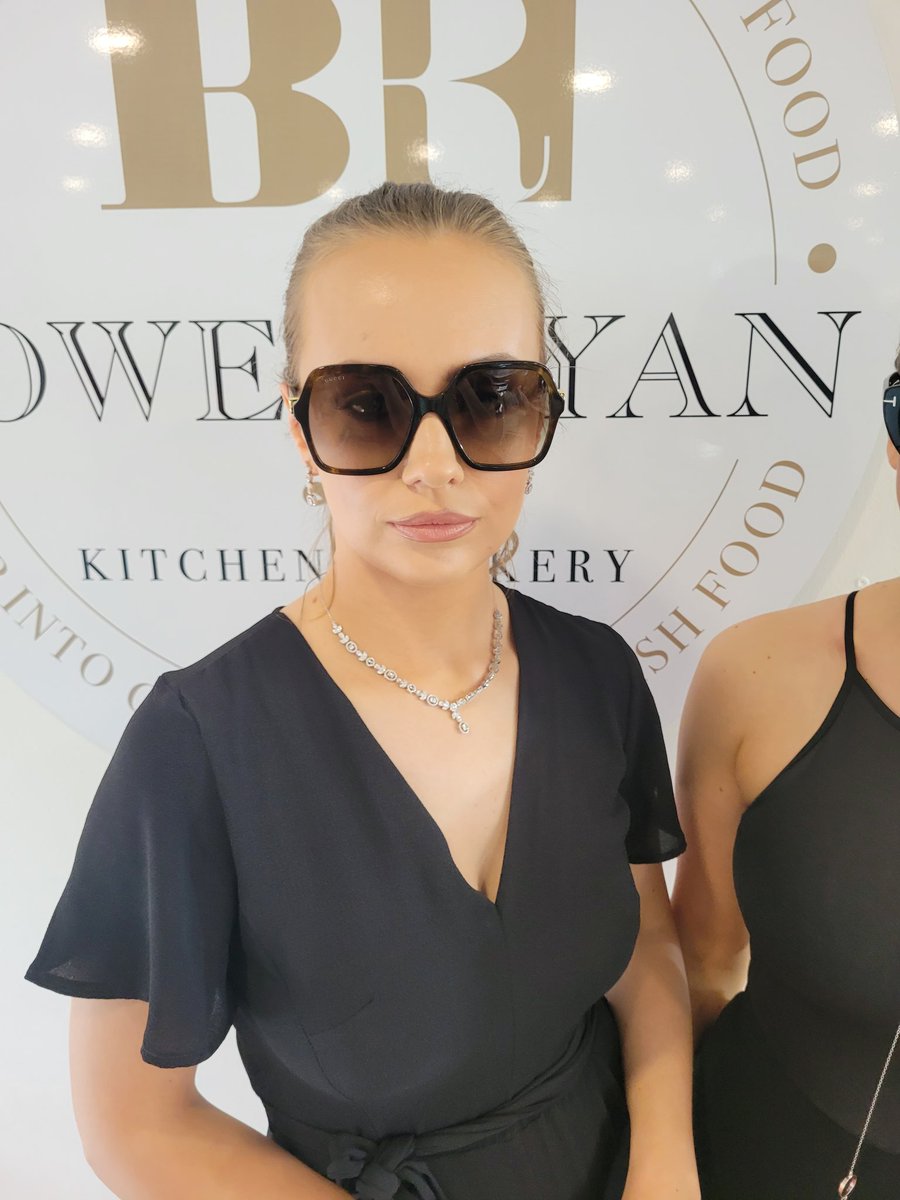 Vision2Optician's tweet image. Delighted to be involved with #RiverfestLimerick @Vision2Optician @HolmanLeeAgency #fashionfriday #sunglasses