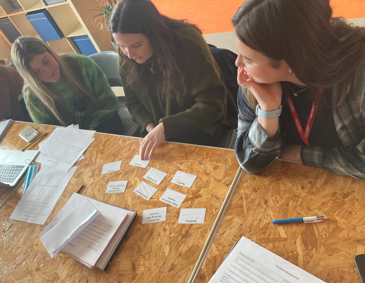 ysgolyddraig's tweet photo. Fantastic to finally return to face to face training days with our CP1 students today @ITEcardiffmet @jordan_allers Great collaboration, discussion and challenge #student #teachers #partnership https://t.co/qJDhJcLoA2