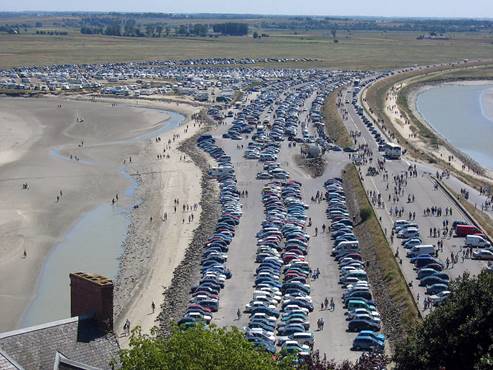 EPMontStMichel's tweet photo. 🎂10 ans ! 
10 ans déjà que les aménagements du Rétablissement du Caractère Maritime ont rendu au #MontSaintMichel son insularité. Un petit avant / après plus qu'évocateur ! 

#Nature #Biodiversite #grandesmarees #Environnement 
📸©EPMSM et AFP https://t.co/hg0LfKy9kp
