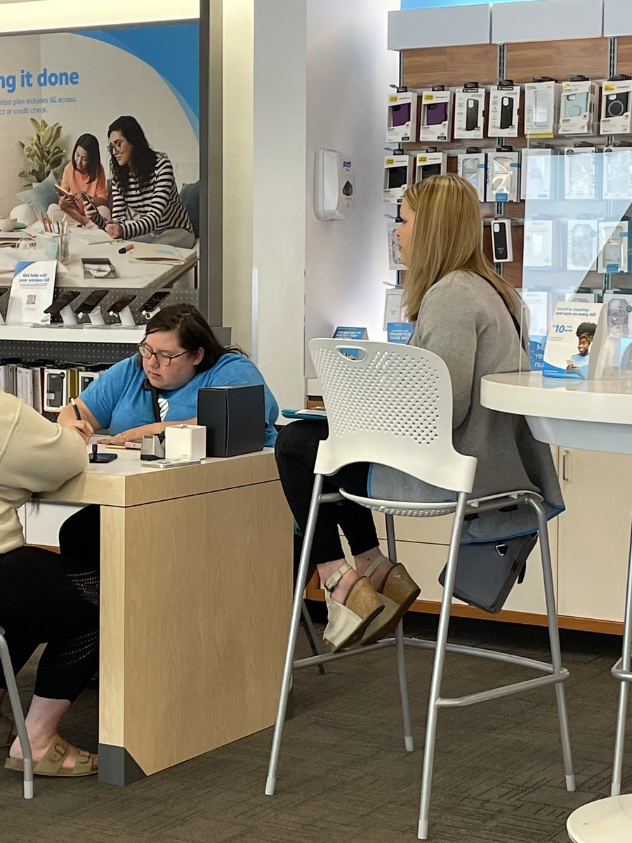 crad304's tweet photo. Not even noon @NicoleOrta7 with a stream team selling at its best @HannahP29629935 @404girl @DaleB1 @SharonakaE @TheREAL_Terio @Michael97237971 #malllife #dtvstream #goalminners #cheddarisbetter https://t.co/UwrDSosYUA