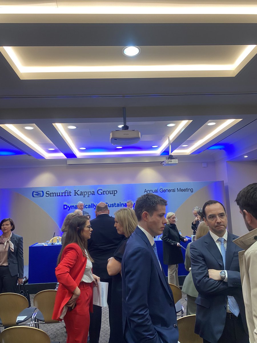misaknamuy's tweet photo. En el marco de la Junta de accionistas de @smurfitkappa donde estuvo  presente @TonySmurfit, en Dublín-Irlanda,denuncié las afectaciones y violaciones históricas al derecho ancestral de la territorialidad del Pueblo Misak y procesos sociales.. 
#defendamoselcauca
@lasc
@SumOfUs https://t.co/qEHO11c3WC
