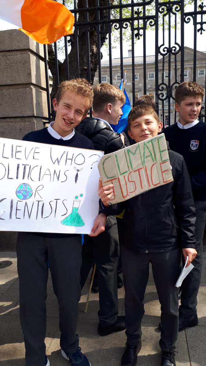 Well done all at #FridaysForFuture #Dublin Week 177 @GretaThunberg Keeping the flag flying.