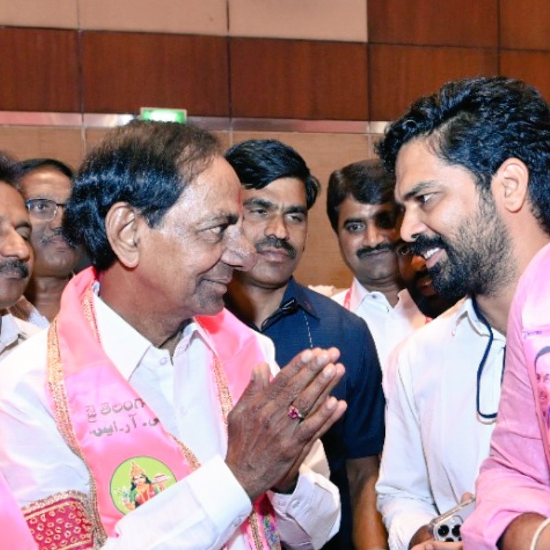 Prashanth4peopl's tweet photo. #NewProfilePic #TRSPartyFormationDay #KCR #fatheroftelangana https://t.co/hWWSjaImDM