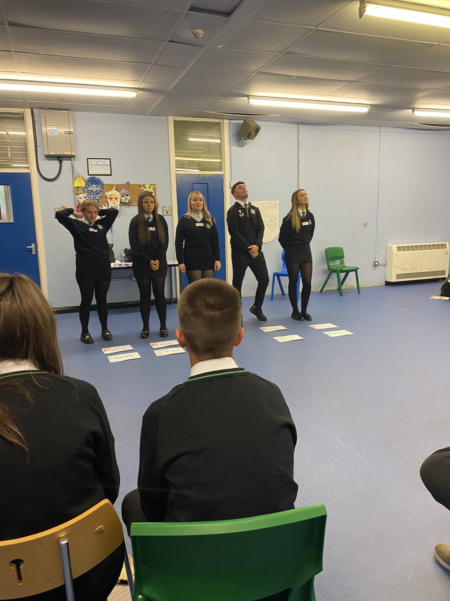missapowles's tweet photo. A lovely way to end the week. Year 9 and 10 students took part in an Oracy workshop developing their presentation skills. A fantastic day from start to finish 🙌 thank you @talkthetalkUK we all thoroughly enjoyed. @1Penydre @PenYDreEnglish https://t.co/CtvLm2MLjB