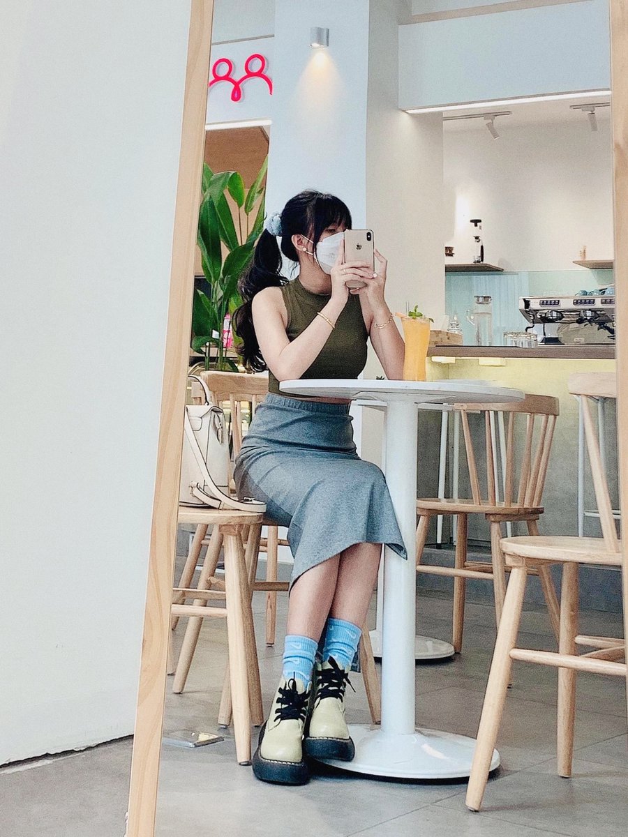 有人吗有人吗🤓这么晚没睡在干什么坏事呢🤓#反差婊 #骚货 #母狗 #露出 https://t.co/fNOPQ5Tojm