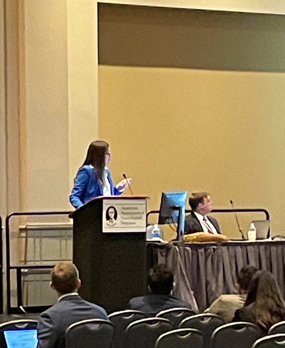 How wonderful it was to present to all the fantastic #medstudents at #AANS2022 on applying to #neurosurgery! @youngneuros @AANSNeuro