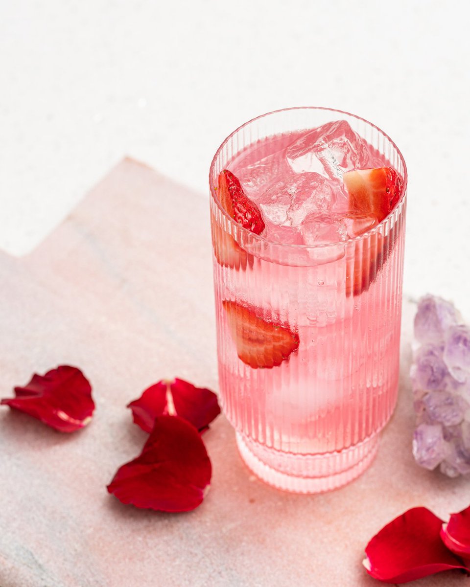 What’s your favourite cocktail garnish?🤔

Here at JJ Whitley, we love to garnish with fruit to complement our fruity, &amp; floral vodkas! 🍓🥝🍋🍉
What about you?

Shop our brand new JJ Whitley Pink Rose Vodka at ASDA

#JJWhitleyVodka
