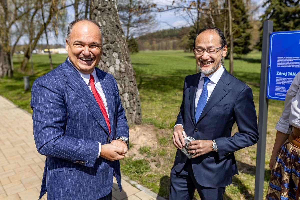 Děkuji @velvyslanecJP Suzuki Hideo za dnešní velmi milou návštěvu v Náchodě a příležitost být hrdý na našeho významného rodáka arch. J. Letzela. Těším se na další spolupráci s japonským velvyslanectvím🇨🇿🤝🇯🇵