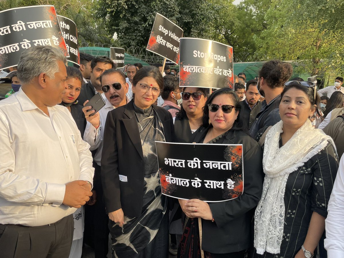 Thanks to #Lawyers for Justice forum for taking out a protest march in Delhi who suffered in post poll violence, lost their family members, had their wives and daughters raped
@amitmalviya @PIBHomeAffairs @BJP4India @BJP4Delhi @indiantweeter @advmonikaarora 
#LawyersForJustice