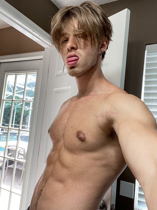 Morning ʕ &bull;ᴥ&bull;ʔ https://t.co/TJwVYBtX2D