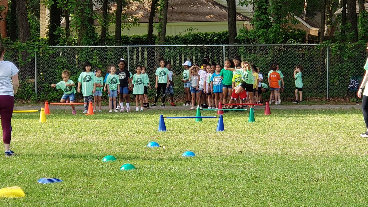 Field day is always the best day!! <a href="/HumbleISD_OE/">Oaks Elementary</a> <a href="/DianeBurkeRead/">Diane Burke M. Ed., CALT</a> @erinfinchoaks