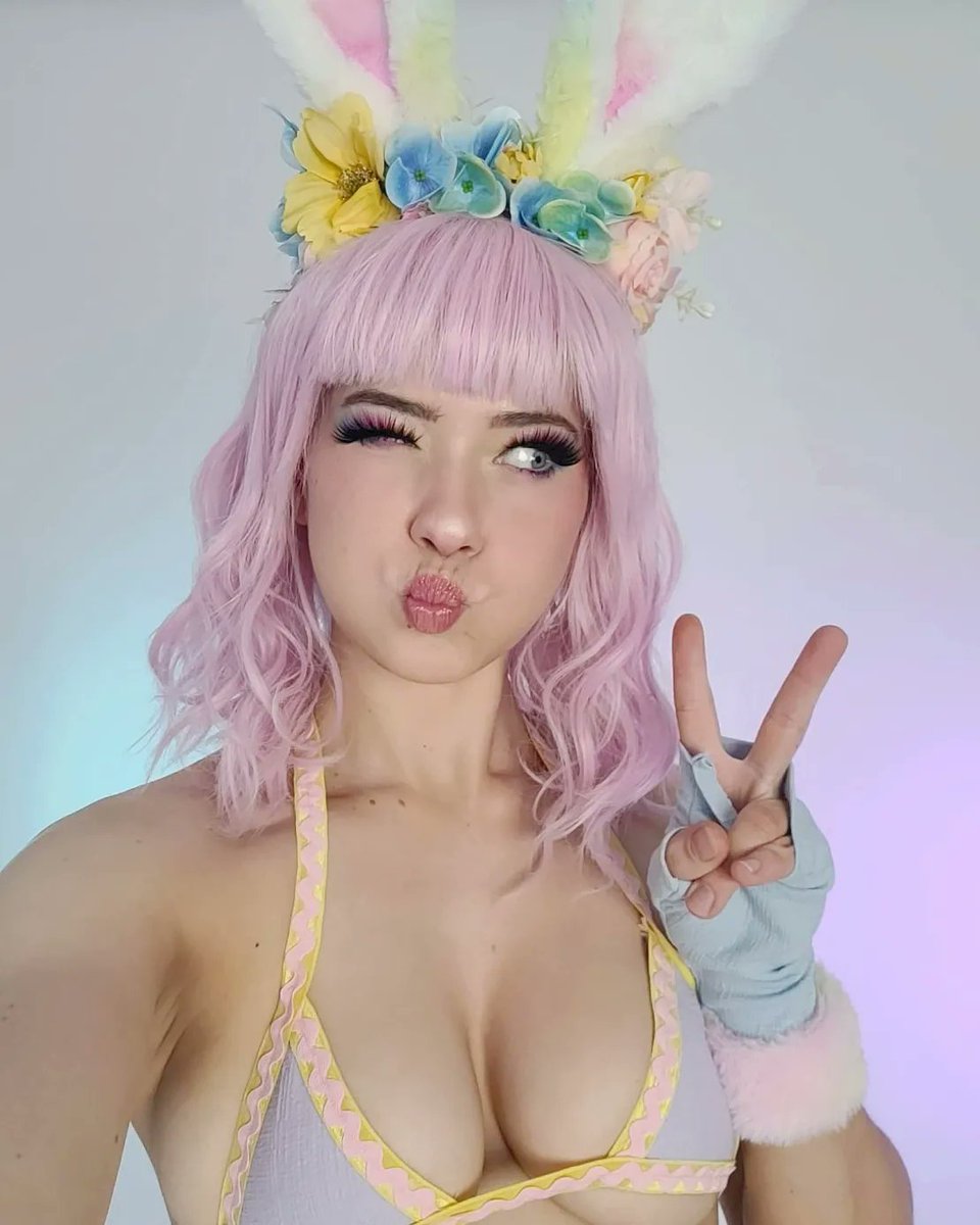 Nichameleon's tweet image. Hey you! Yeh YOU! Have a great day 🥰💕 Some bunny loves ya xx