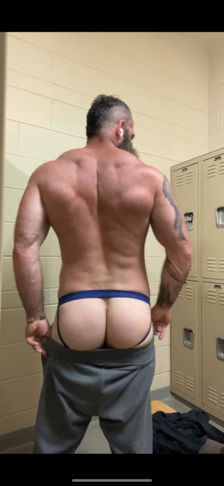 Friday workout done. Time to get into those work jeans. ??? https://t.co/LatkHKpQhY