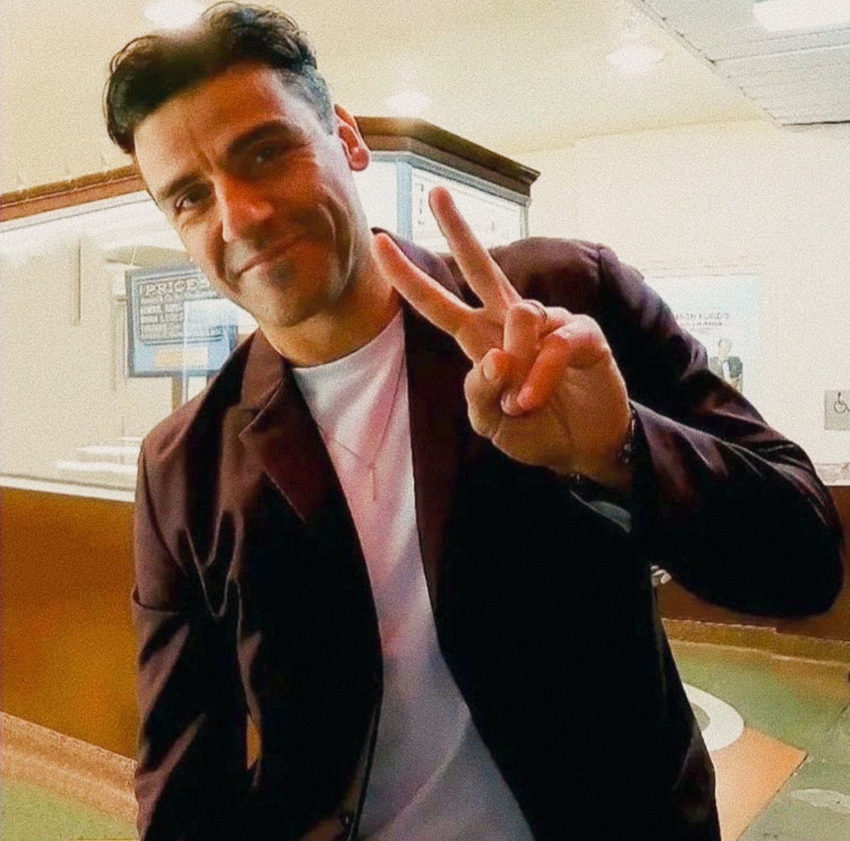 oscartaika's tweet photo. they said ✌️ https://t.co/x88QKUyiEN