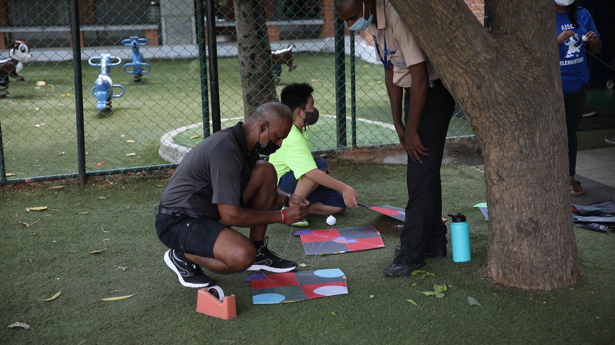 AISChennai's tweet image. #AISCGrade4 enquired into Kite Culture in India by exploring aspects of this tradition across the world and in India. This unit will culminate in #AISChennai&apos;s 1st Kite Festival where students will fly kites they&apos;ve built on their own! #AISCElementary