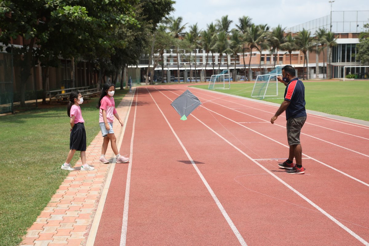 AISChennai's tweet image. #AISCGrade4 enquired into Kite Culture in India by exploring aspects of this tradition across the world and in India. This unit will culminate in #AISChennai&apos;s 1st Kite Festival where students will fly kites they&apos;ve built on their own! #AISCElementary