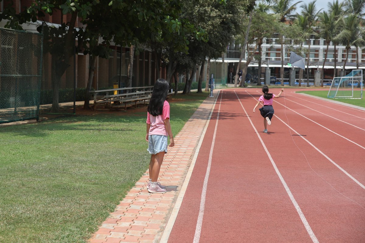 AISChennai's tweet image. #AISCGrade4 enquired into Kite Culture in India by exploring aspects of this tradition across the world and in India. This unit will culminate in #AISChennai&apos;s 1st Kite Festival where students will fly kites they&apos;ve built on their own! #AISCElementary