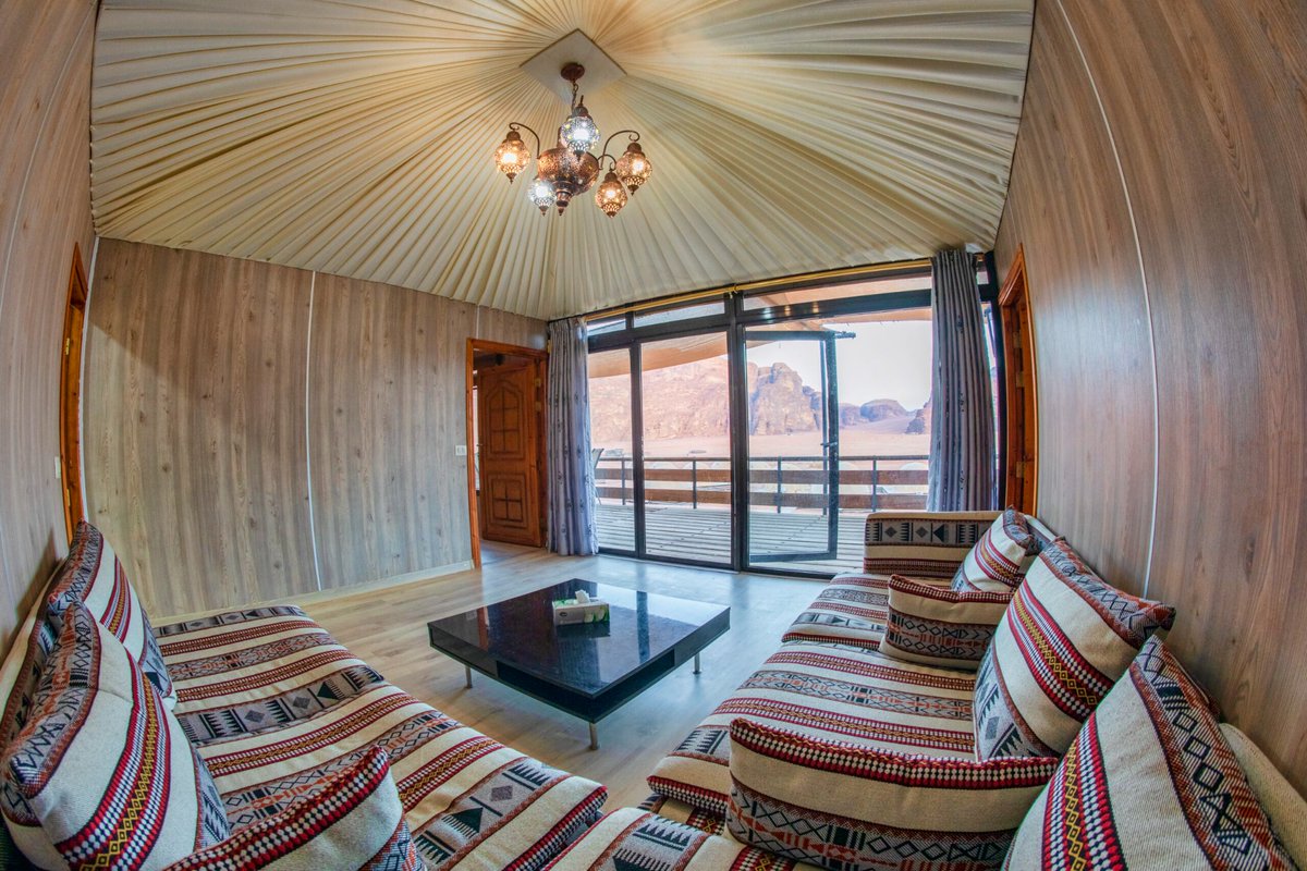 suncitycamp's tweet photo. Sun City Camp is known for it's calm atmosphere and decor that is inspired by the Bedouin culture!

#Suncitycamp #WadiRum #Jordan #Travel #Desert #Tourism #Martian #Dome https://t.co/ghIn0VPbrk