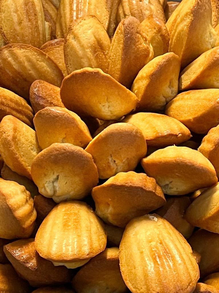 realGlobalChica's tweet photo. How does the NOC celebrate our newest inaugural flight to Nice? With Chef Amanda’s French pastries, that’s how! @laGlobalChica @UALNOC @united https://t.co/snHhWFxpjZ