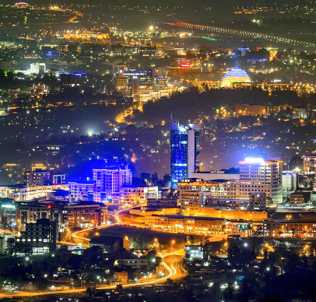 mutangana2's tweet photo. 🔵Mu mpinga ya #Kigali, hari #ibigabiro biranga ibyahabereye mu binyejana byinshi. 
Nizo "monuments" dusigaranye !

🎆Iyo uhageze witegereza ubwiza bw'#Umujyi wa Kigali uteye neza
#VisitRwanda https://t.co/m0cBK8rFV2